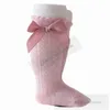 Baby Kids Ribbon Bows Princess Sock Fashion Girls Cotton Knitting Knee High Socks Spanien Style barn ihåliga andningsbara ben Z7892