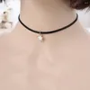 Choker Collier pendentif étoile noir blanc gothique simple pour femmes bijoux de cou punk vintage court collier en cuir cadeau