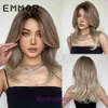 Emmor Nouveau graduel léger déviation French Bangs Micro Curl Moyenne Long Hair Chemical Fibre Wig Head