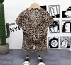 Kläder sätter barn bomull ut kläder sommar barn pojkar leopard tryck kausal skjorta shorts 2st/sets spädbarn barn mode småbarnsspår