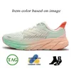 2024 WOMEN Mens Mesh Cloud One Platform Running Shoes Clifton 9 Bondi 8 Gente gratis Carbono X 2 Entrenadores Triple Blanco Blanco Caminata Fragmentos de deportes al aire libre