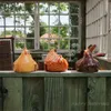 Decorações de jardim Escultura de galinha de galinha engraçada para cercas ou qualquer resina de superfície plana de resina doméstica artesanato presente artesanato figuras de galo do pátio