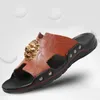 Nouvelles pantoufles pour hommes Sandales de plage masculines d'été Couvures en extérieur en extérieur Rivets Cow-Wide Flip-flop 47 48 grande taille