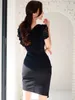 Robes de fête Black Elegant Bureau Dame Robe Summer Simple haute taille en dentelle carrée Pouffée Puffle Sleeves Tempérament Terment Mini