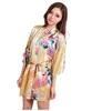 Kadın pijama rb008 2015 kısa stil kadın tavus kuşu baskılı ipek kimono elbiseler düğün partisi nedime robe y240426