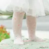 Barn strumpor baby tights bomull söt blomma barn flickor vita kläder mesh blommor nyfödda barn strumpbyxor sommarfjäderbyxor för småbarn