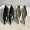 sandales de créateur Femmes talons talons chaussures tome tome V-point ballet chaussures de femme inférieur flash bas peu profond en cuir single