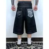 Męskie szorty Hip Hop Kieszonkowy haftowany list z nadrukiem dżinsy na męskie letnie retro ultra szerokie nogi dżinsowe pieki kolanowe 2404