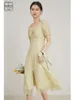 Ziqiao elegant fransk te-break blommig klänning för kvinnlig sommarnisch smal fyrkantig krage a-line front slits långa kjol kvinnor 240424