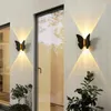 Lámpara de pared led al aire libre mariposa de luz impermeable al aire libre arriba y abajo del pasillo luminoso decorativo