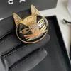 Luxo Broche de Broche de Broche de 18k Luxo New Cat Head Modyable Brochete fofo com alta qualidade projetada para mulheres fofas e encantadoras com uma caixa de broche