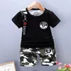 衣類セット夏の男の子の衣類スーツキッズ幼児迷彩分野セットTシャツ+ショートパンツ幼児の男の子ファッションカジュアル服セット