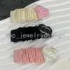 Wholesale17les Barrette de conception de cristal de haute qualité Barrette pour femmes Girl Luxury Designer Brand LETTR BOURDS LAVE LAVE FAC