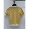 Diseñador de camisetas para mujeres Temprano de la primavera de manga corta de manga corta Diseño de letras contrastantes, de moda, socialité, temperamento de lujo ligero para mujeres 08qo