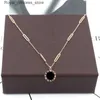 Pendant Necklaces Fashion Womens Necklace Stainless Steel Black and White Shell Necklace with Roman Digital Luxury Womens Wedding Jewelry Necklace N078 Q240426