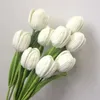 Knity Tulips Flowerted Artificial Flower Bukiet Dekoracja ślubna ręcznie tkane domowe udekorowanie prezentów świątecznych 240424