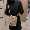 Designer di lusso Miozj Bocket Bag Una nicchia per influencer di Instagram femminile Autunno e inverno Agnello Agnello Cinela portata Western Wester