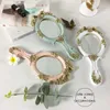 3 färger söta kreativa vintage handspeglar Makeup Vanity Mirror Handhållen kosmetisk spegel med handtag för gåvor