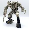 Trasformer Action Figurine Figurina Shifting Robot Anime Models SS13 Modelli Anime Garage Garage Garage Boy Collection Regali 240412 240412