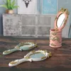 Butelki do przechowywania Śliczne kreatywne vintage ręczne lustro ręczne Makeup Vanity Mirror Handheld Cosmetic z uchwytem na prezenty różowe