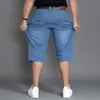 Shorts maschile Shorts Sumpi in denim maschi in denim elastico pantaloncini sottili elastici jeans ultra-fine azzurro 42 44 46 48 lunghezza del polpaccio maschile2404