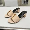 Y+5+L Slippers Designer Sandalen Damesglaasjes 2024 Zomer nieuwe mode luxe platte dia's echte lederen midden hielglaasjes hoogwaardige designer schoenen EU35-43