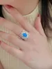 Anelli di cluster anello di pattern personalizzato Pure 925 Silver con uovo opale blu e zircone decorano le donne versatili di moda versatile
