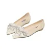 Casual Shoes Plus Size Beading Flats klackar Designer Kvinnor Slip-On Luxury Pearls Pointy Loafers Sweet Lace Espadrilles Feminina Creepers