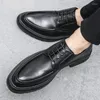 Scarpe casual Brand Designer maschile abiti da matrimonio da uomo abiti formali genuini in pelle tendenza bella scarpa da derby traspirante calzature traspirabili