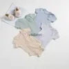 Rompers Summer Baby Rompers 0-12m Boy solide Boy en une seule pièce à manches courtes Coton Bodys Bodys Bodys Body Greny H240429