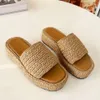 Designe Weave Platform Sliders Sandalias de lujo de lujo Crochet Toba Tobas de cuero acolchado Monolito de espuma romana Zapatos de goma de verano Sándalo de playa de verano