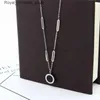 Pendant Necklaces Fashion Womens Necklace Stainless Steel Black and White Shell Necklace with Roman Digital Luxury Womens Wedding Jewelry Necklace N078 Q240426