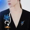 Brosches Luxury Blue Crystal Rose Flower Brooch Pins For Women Elegant Temperament Inlaid Rhinestone smycken Bröllopspresent