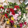 Dekorative Blumen Rosen Künstlicher Zweig rote Rose Realistische Fälschung für Hochzeit Home Dekoration Weihnachtsdekoration