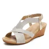 Estilo bohemio Sandalia de verano abierta sandalias cómodas de sandalias navideñas Pendiente turística Mujeres romanas Flip Flop Sandles Heels 2402228