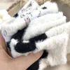 Kadın Çorap Mink Mink Peluş Peluş Kış Orta Tüp Coral Velvet Süt İnek Kawai Yumuşak Sıcak Kırık Kapalı Zemin Çorapları