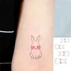 Tattoo overdracht tijdelijke tattoo sticker cartoon schattig verlegen bunny dieren Chinees Japanse tekst waterdichte kunst nep tatoeages flash tatoO's mannen vrouwen 240426