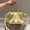 Bolsa feminina de moda nova bolsa de cordeiro de cordão francês de luxo de couro genuíno francês Bolsa plissada saco de mão versátil de luxo de luxo crossbody