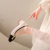 カジュアルシューズレディースフラットエレガントなドレスパテントレザースリップオンスリップオンドスクエアトゥオフィスフォー女性の弓のネクタイザパティラヒール