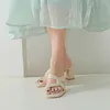 Donne al tacco alto alla moda sandali spessi tacchi da donna estate nuove pantofole a traversa di moda semplici scarpe versatili 240228