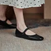 Qutaaフラットヒールレトロスクエアトー本革女性靴春秋フックループカジュアルメスフラットシューズサイズ34-40 240412