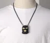 Collier pendentif contre-terrorisme noir