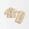 Pyjama's lente baby pyjama set single breast boys slaper slijtage baby binnenshuis kleding h240509