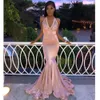 Mermaid Prom Girls Satin Black Dresses 2019 Halter V Neck 3d Floral Lace Applique Sweep Train Formele feestavondjurken BC1100