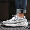 Scarpe casual allacciata coppia che cammina 2024 ragazzi uomini ultimi calzature che corrono scarpe da ginnastica sneakers estate mesh traspirante