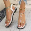 Buty zwykłe 2024 Kobiety Summer Dame Dashing Rhinestone Flat Wysokość Grube Sandały Beach Women Beach