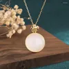 Kedjor 2024 China Style Necklace Copper Plated Coin Inlaid Imitation Hetian Jade Big White Round Women Halsband smycken 18 26mm