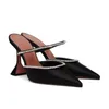 Amina Muaddi Womens Vobes Chaussures Satin Pompes ornées en cristal Sandales Slingbacks Chaussures à talons hauts