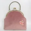 Bolsas de ombro Bordado de verão Flores de moda vintage Tote Shell Lock Cadeia Mulheres Bolsa Crossbody Bolsa Feminina Bolsas