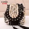 Schoudertassen Cross-Body Fashion Women Bag 2024-stijl Koreaanse stijl Rivet Button emmer handtas voor vrouwelijke diamant